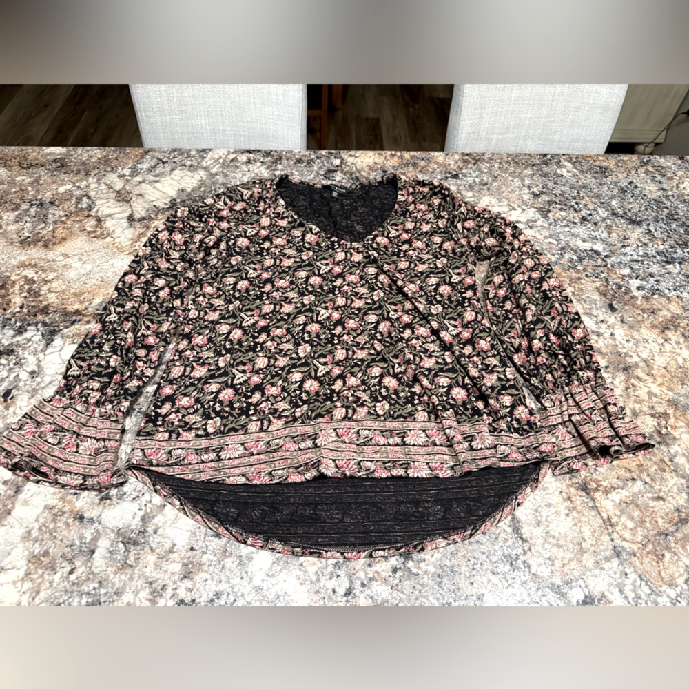 Women’s Lucky Brand shirt